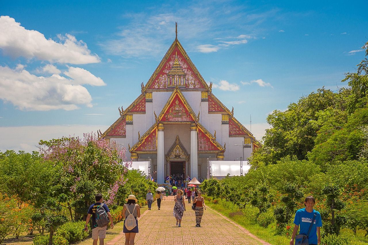 découvrez le guide ultime pour un itinéraire inoubliable en thaïlande. explorez les plages paradisiaques, les temples majestueux et la délicieuse cuisine locale, tout en profitant de conseils pratiques pour optimiser votre voyage dans ce pays fascinant.