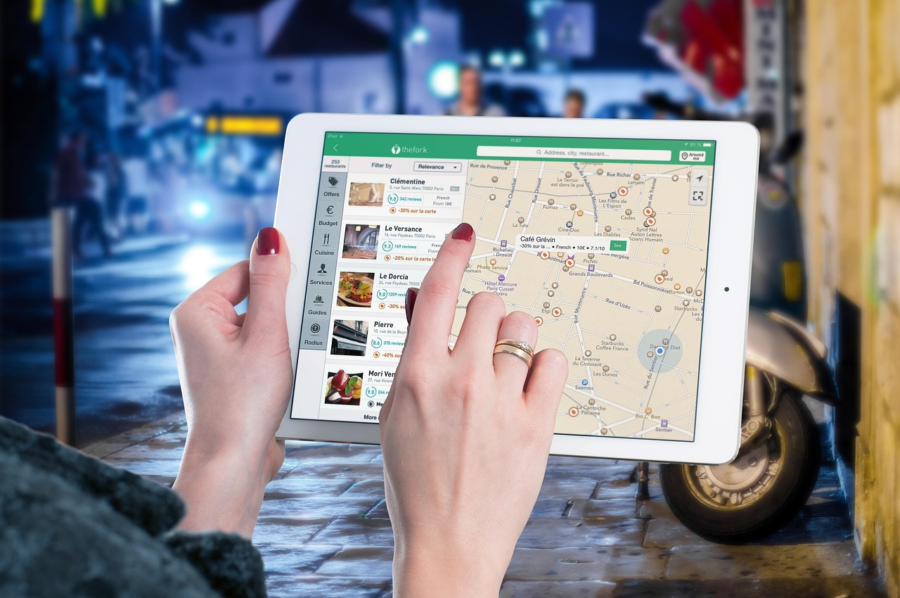 Les applications de voyage indispensables à installer avant de partir en 2025